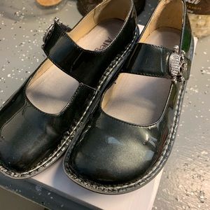 Alegria slip resistant shoes